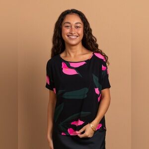 NWT Fighting Eel Top Honey in Jasmine Calla Lily